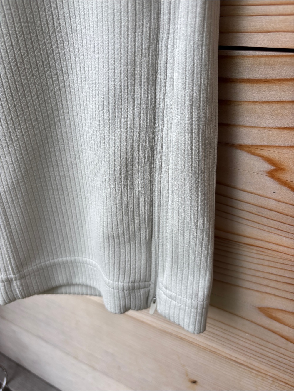 NWT Lululemon Ribbed Softstreme Zip-Leg High-Rise Crop Pant Bone Size 6 - Picture 5 of 9